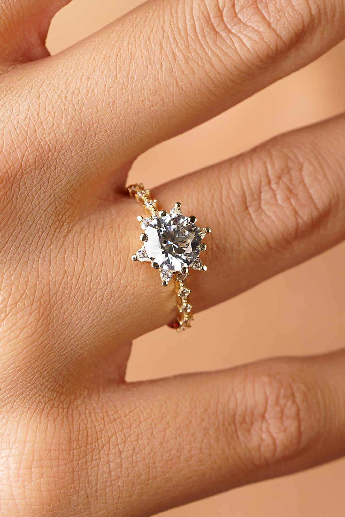 14 Ayar Altın Sarı Lotus Tektaş Yüzük - Fiyonk Kuyumculuk (1)