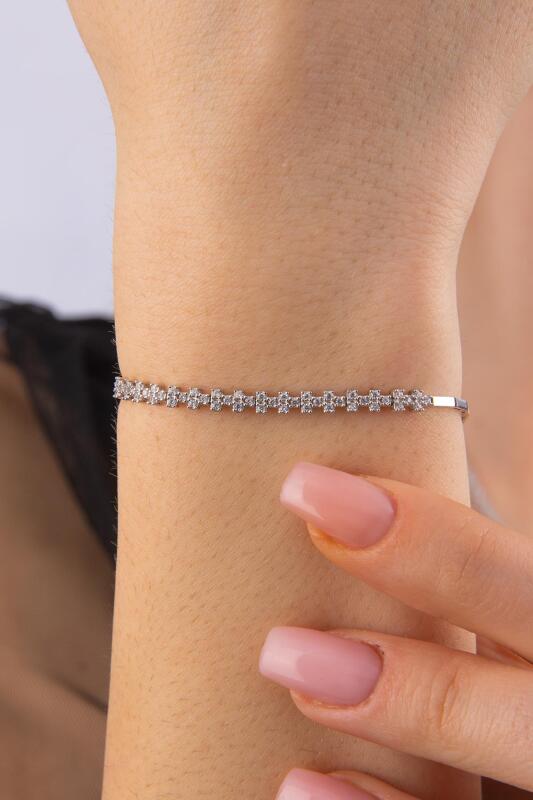 14 Ayar Altın Simetrik Taş Dizisi Bileklik - Fiyonk Kuyumculuk