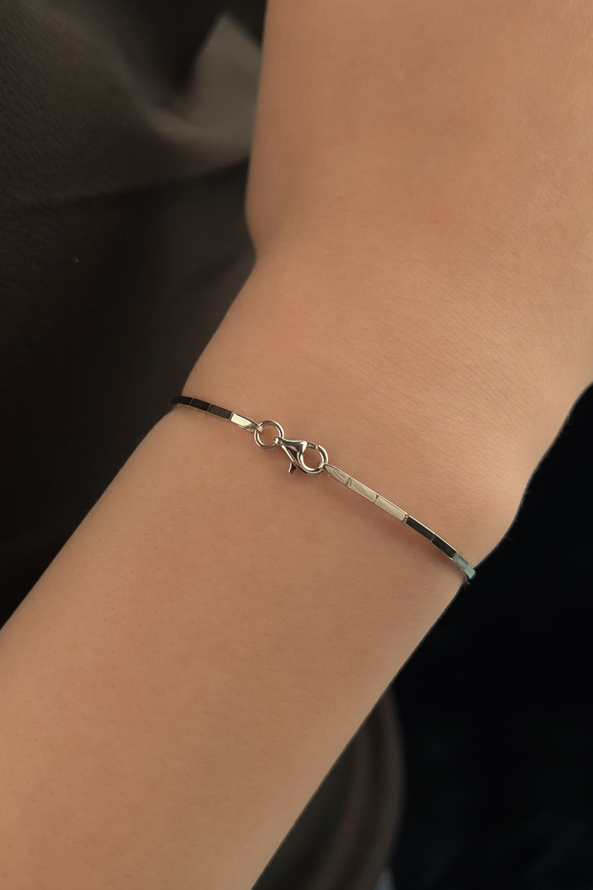 14 Ayar Altın Simetrik Taş Dizisi Bileklik - Fiyonk Kuyumculuk (1)