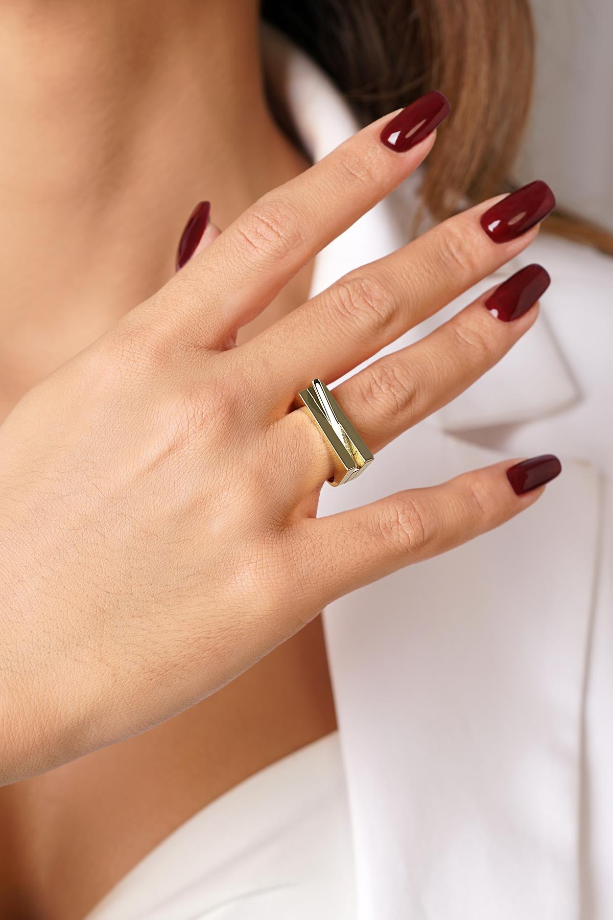 14 Ayar Altın Simetrik Tasarım Yüzük - Fiyonk Kuyumculuk (1)