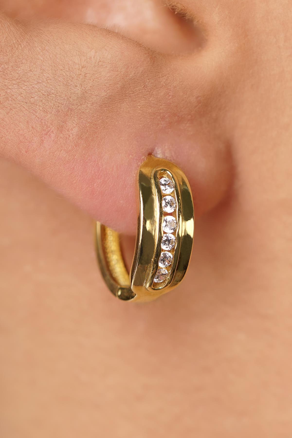 14 Ayar Altın Sıralı Işıltılı Taşlı Halka Küpe - Fiyonk Kuyumculuk