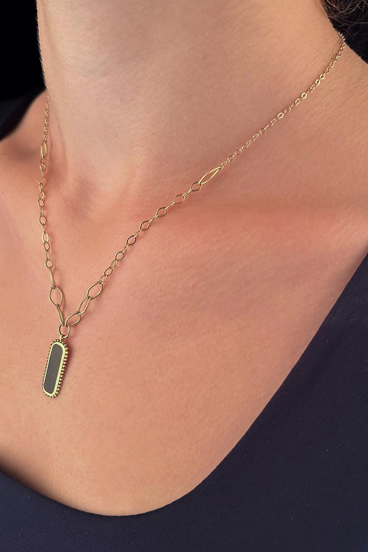 14 Ayar Altın Siyah Plakalı Kolye - Fiyonk Kuyumculuk