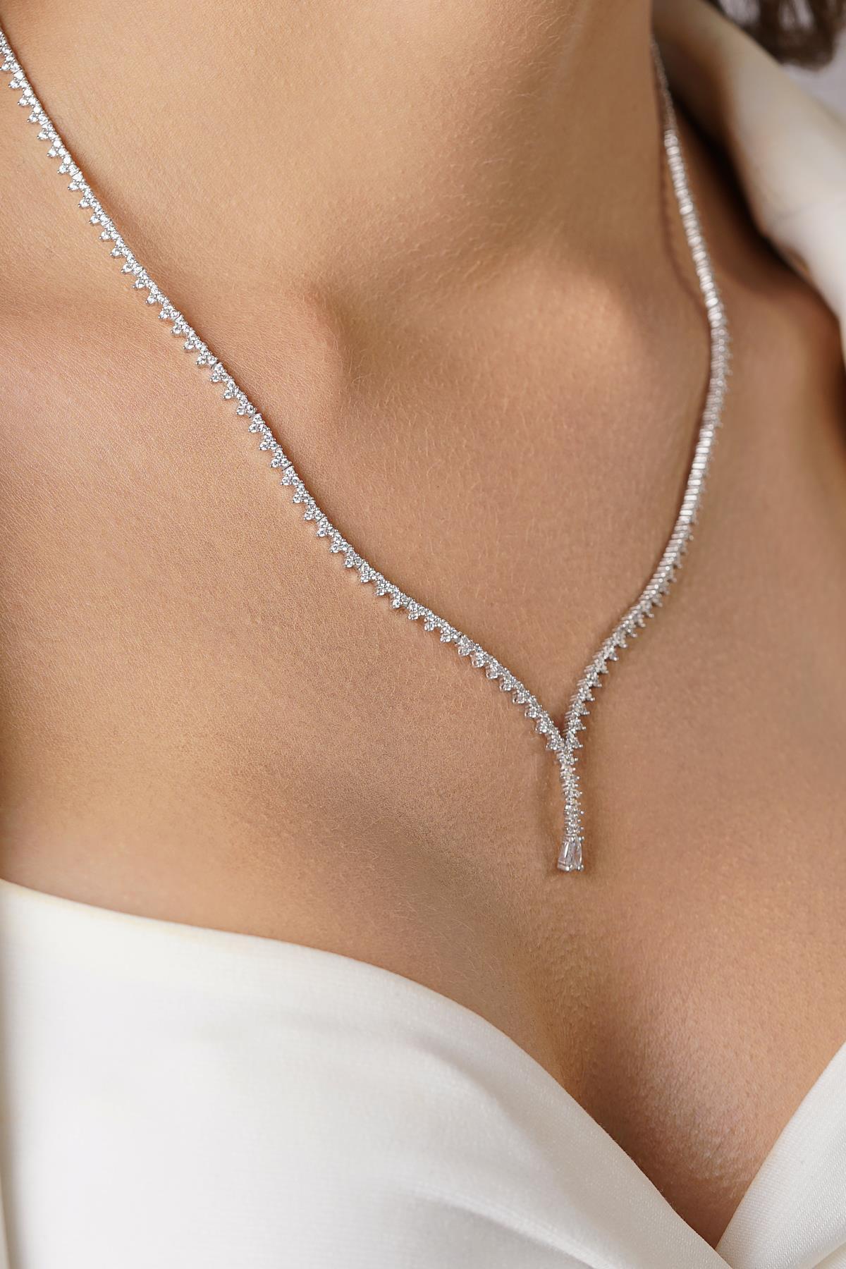 14 Ayar Altın Tamtur Taşlı Piramit Su Yolu Kolye - Fiyonk Kuyumculuk (1)