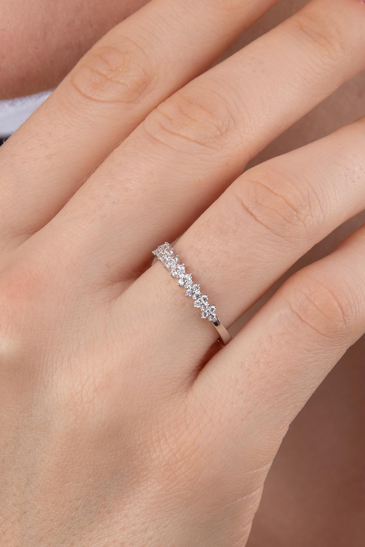 14 Ayar Altın Taş Dizisi Yüzük - Fiyonk Kuyumculuk (1)