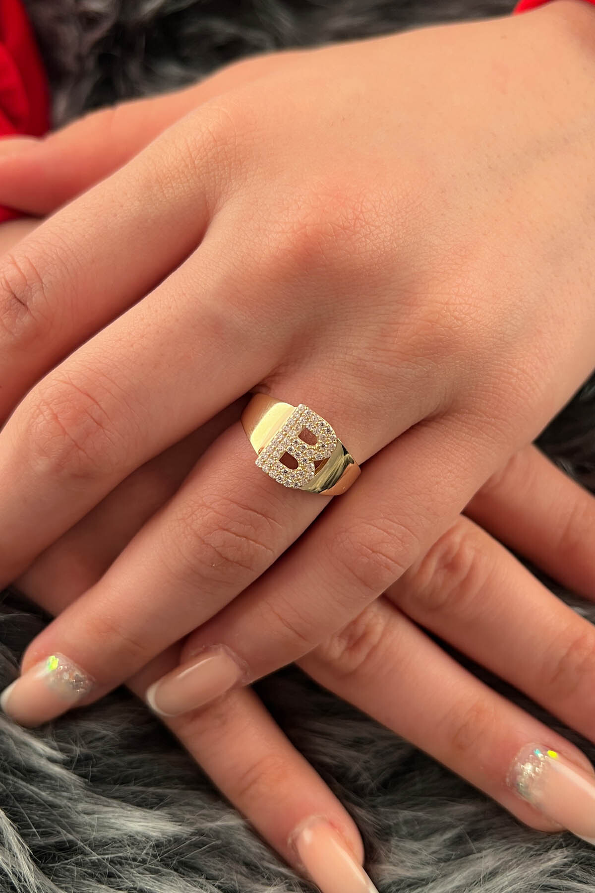 14 Ayar Altın Taşlı B Harfli Yüzük - Fiyonk Kuyumculuk (1)