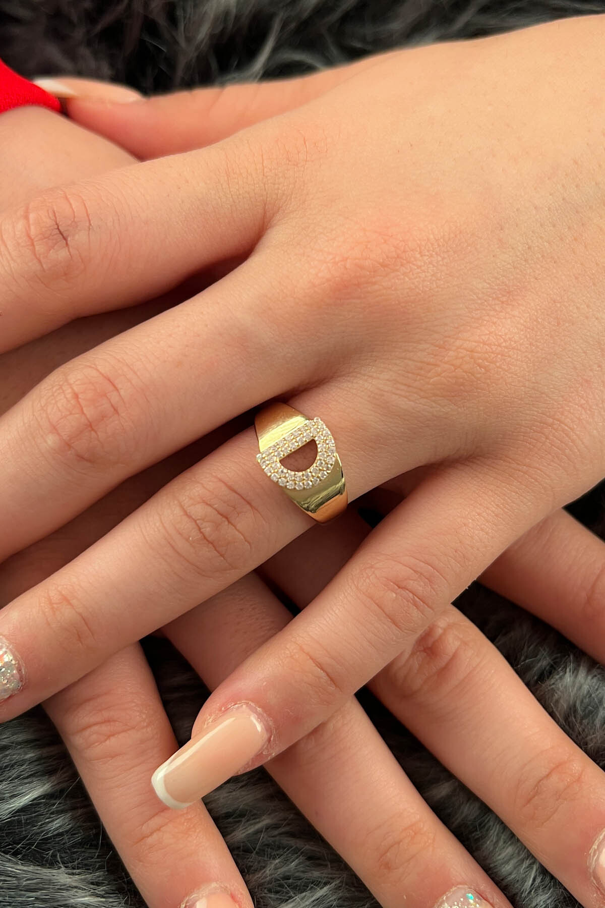 14 Ayar Altın Taşlı D Harfli Yüzük - Fiyonk Kuyumculuk (1)