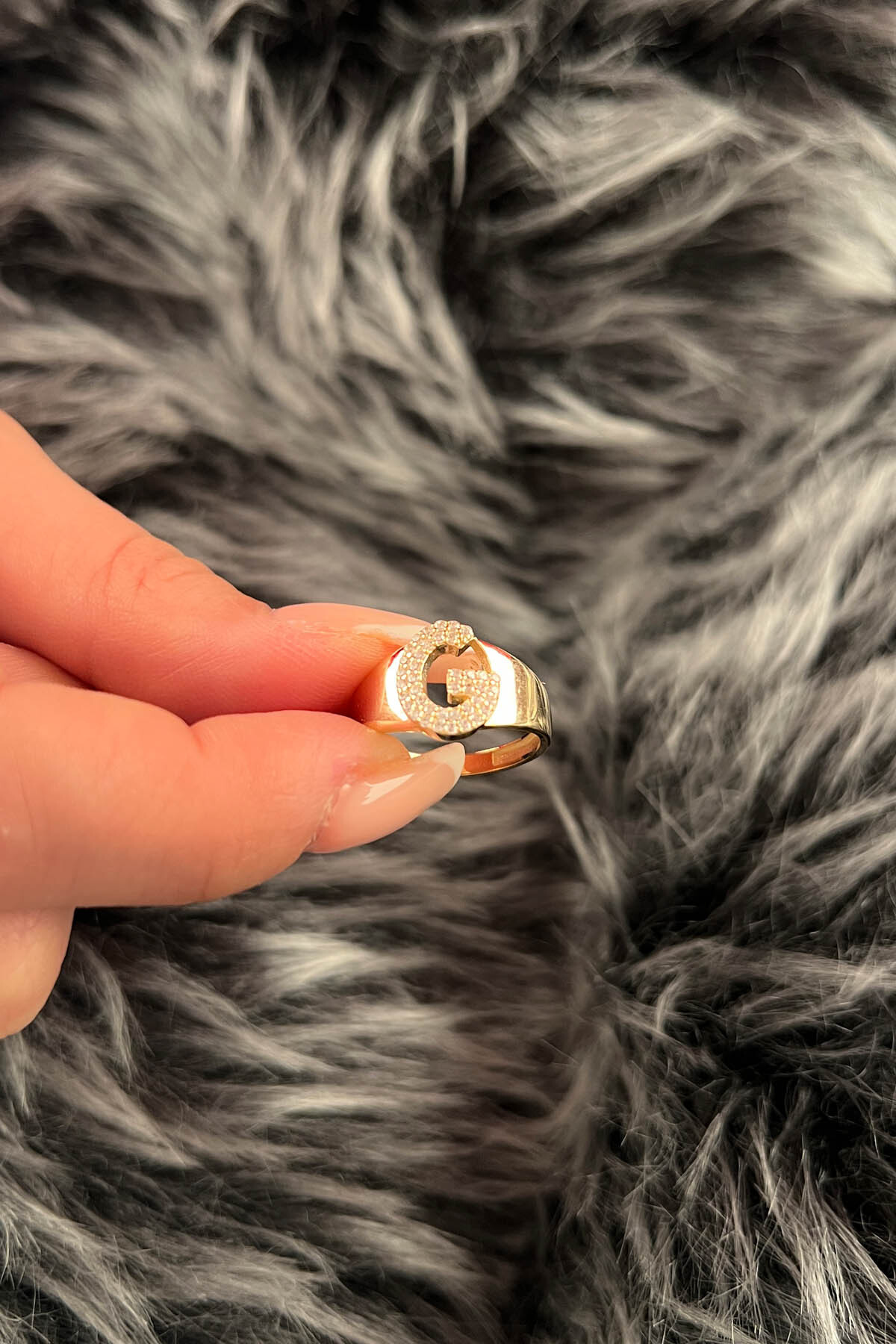 14 Ayar Altın Taşlı G Harfli Yüzük - Fiyonk Kuyumculuk (1)