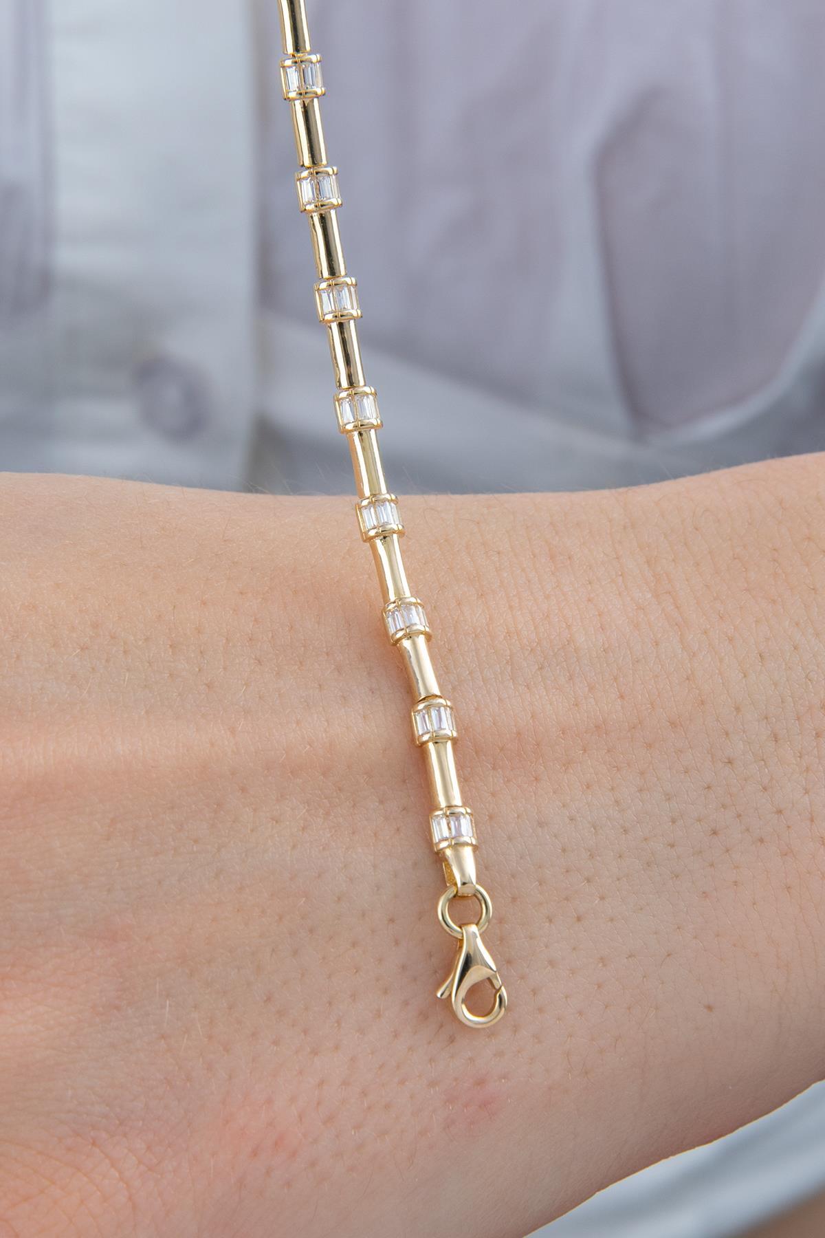 14 Ayar Altın Taşlı İnce Oval Modern Bileklik - Fiyonk Kuyumculuk (1)