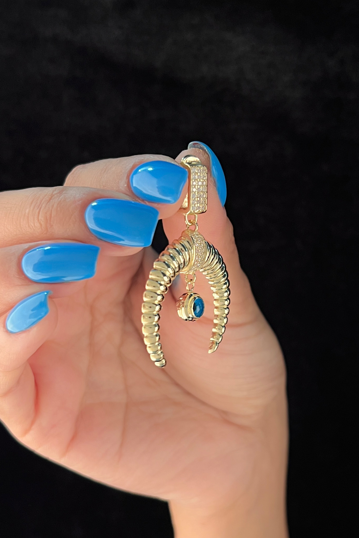 14 Ayar Altın Taşlı Kilitli Göz Detaylı Ters Ay Büyük Kolye Ucu - Fiyonk Kuyumculuk (1)