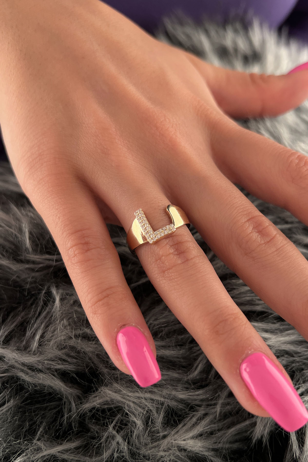 14 Ayar Altın Taşlı L Harfli Yüzük - Fiyonk Kuyumculuk (1)