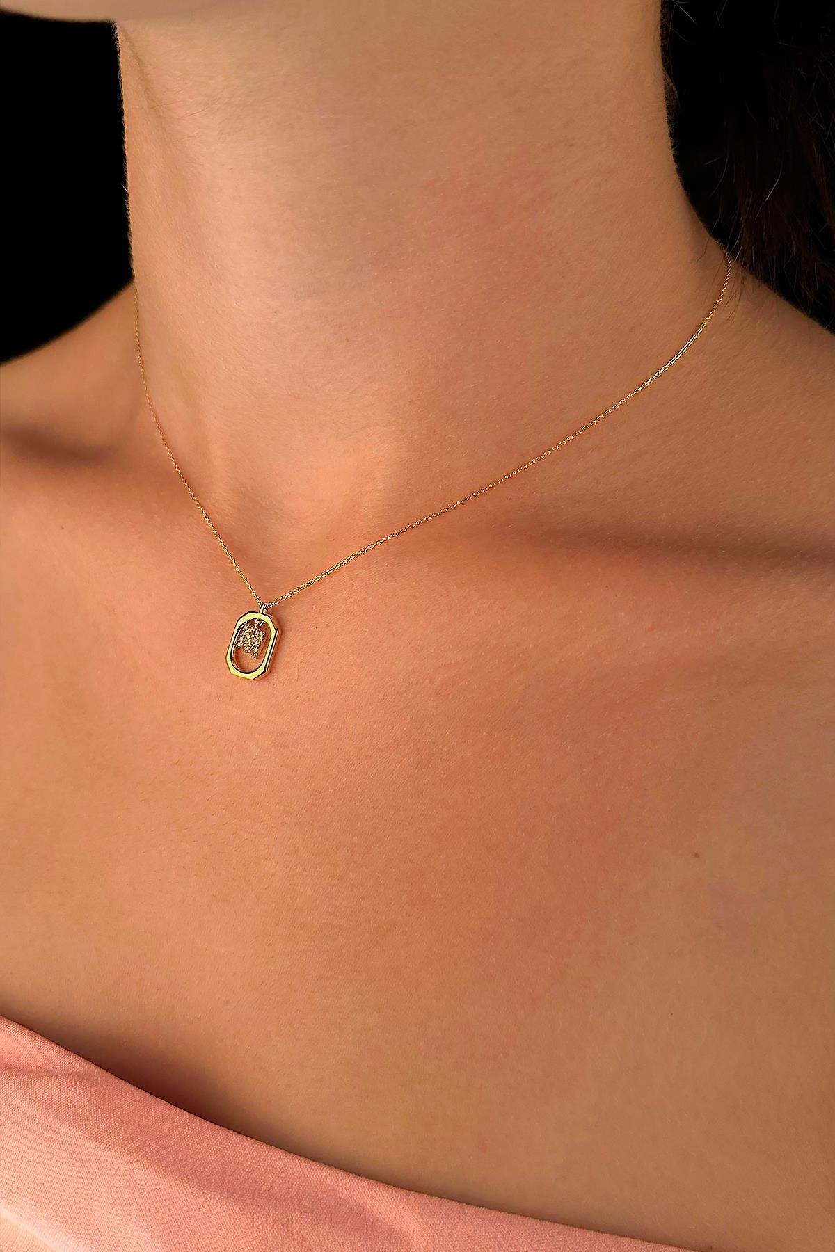 14 Ayar Altın Taşlı M Harfli Kolye - Fiyonk Kuyumculuk (1)