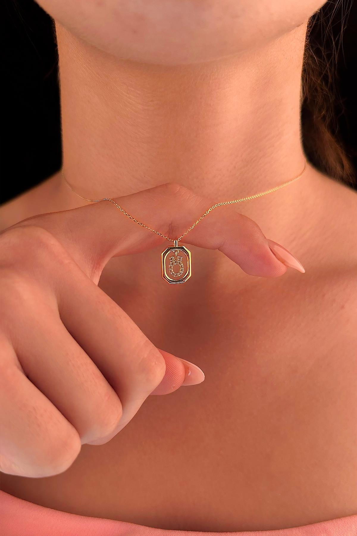 14 Ayar Altın Taşlı Ö Harfli Kolye - Fiyonk Kuyumculuk (1)