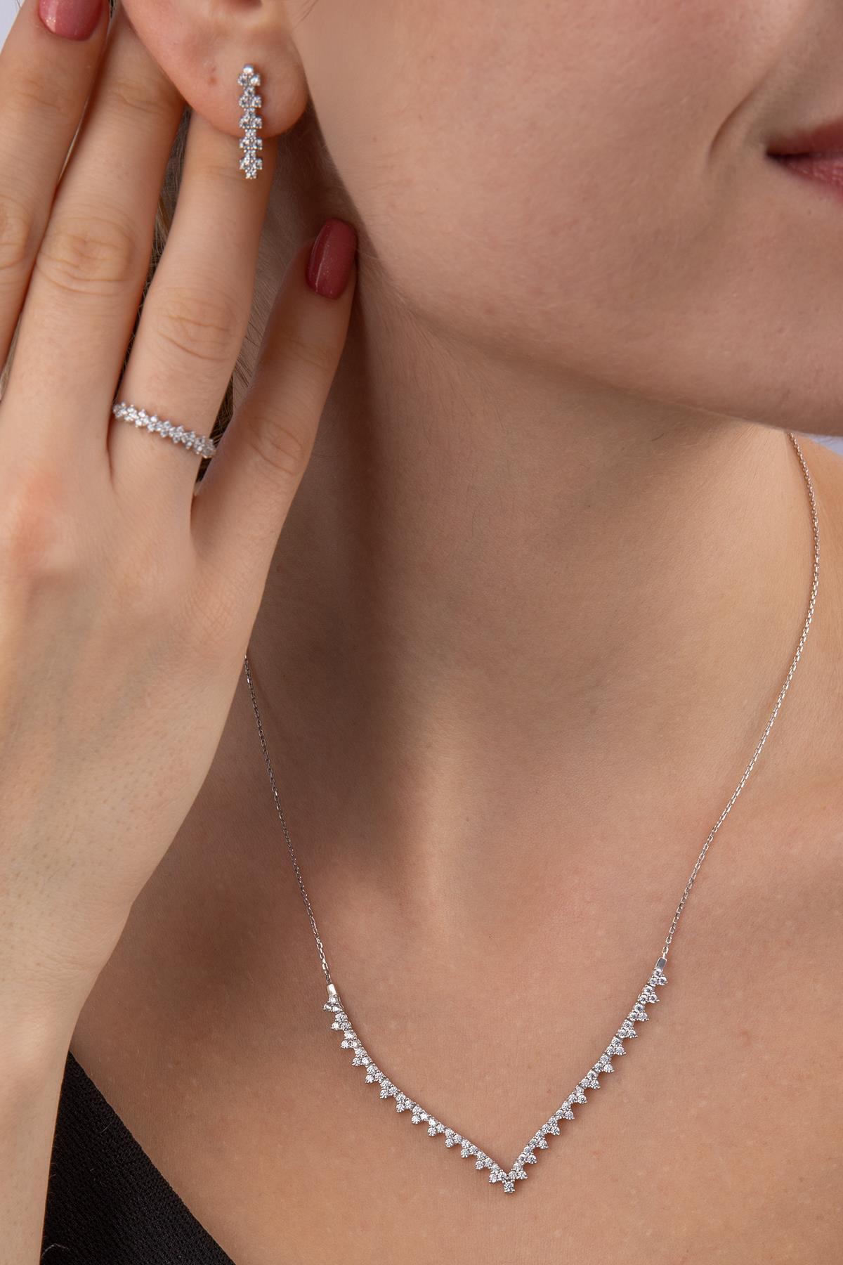 14 Ayar Altın Taşlı Piramit Desenli Set - Fiyonk Kuyumculuk