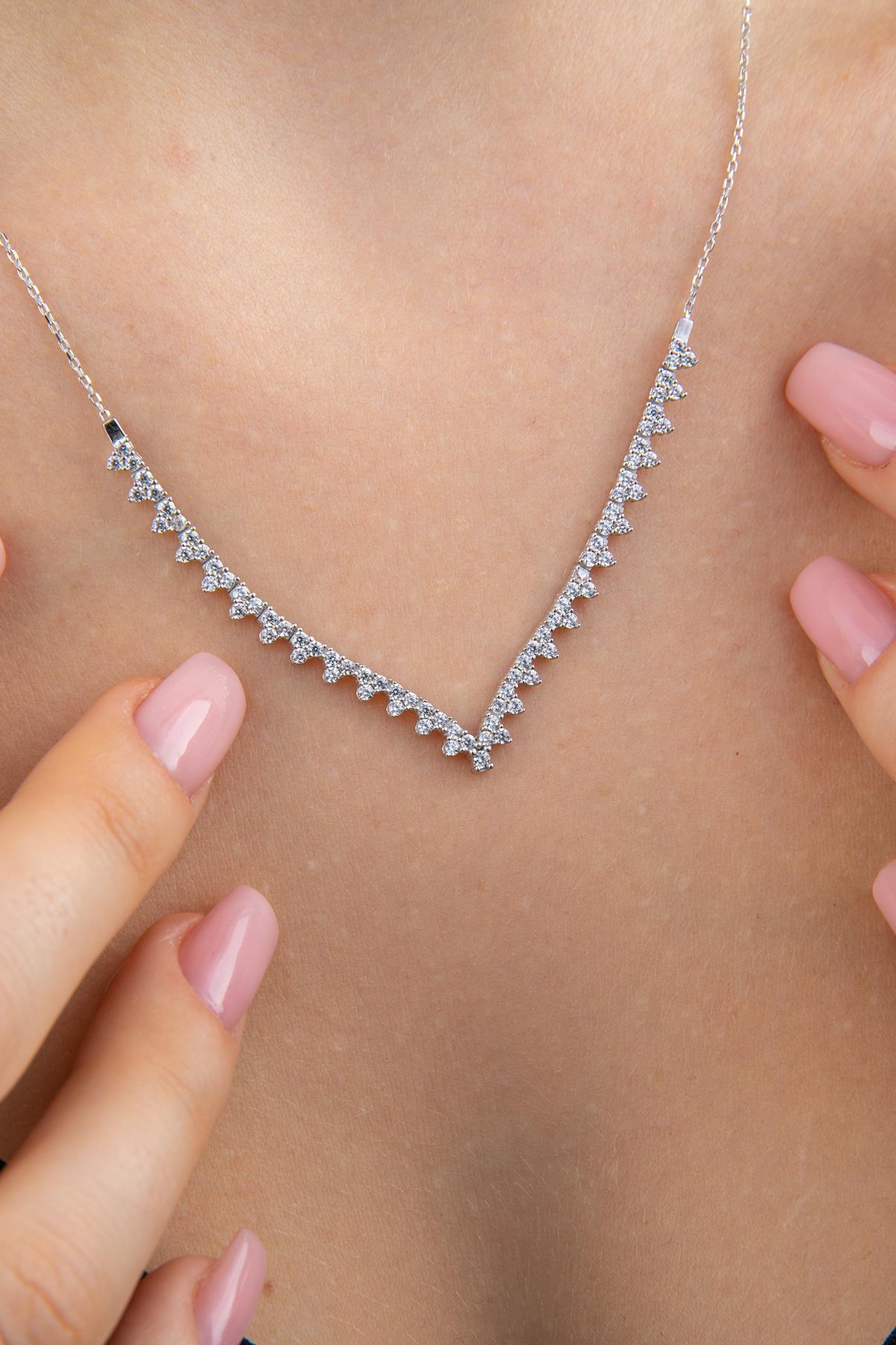 14 Ayar Altın Taşlı Piramit Desenli Set - Fiyonk Kuyumculuk (1)