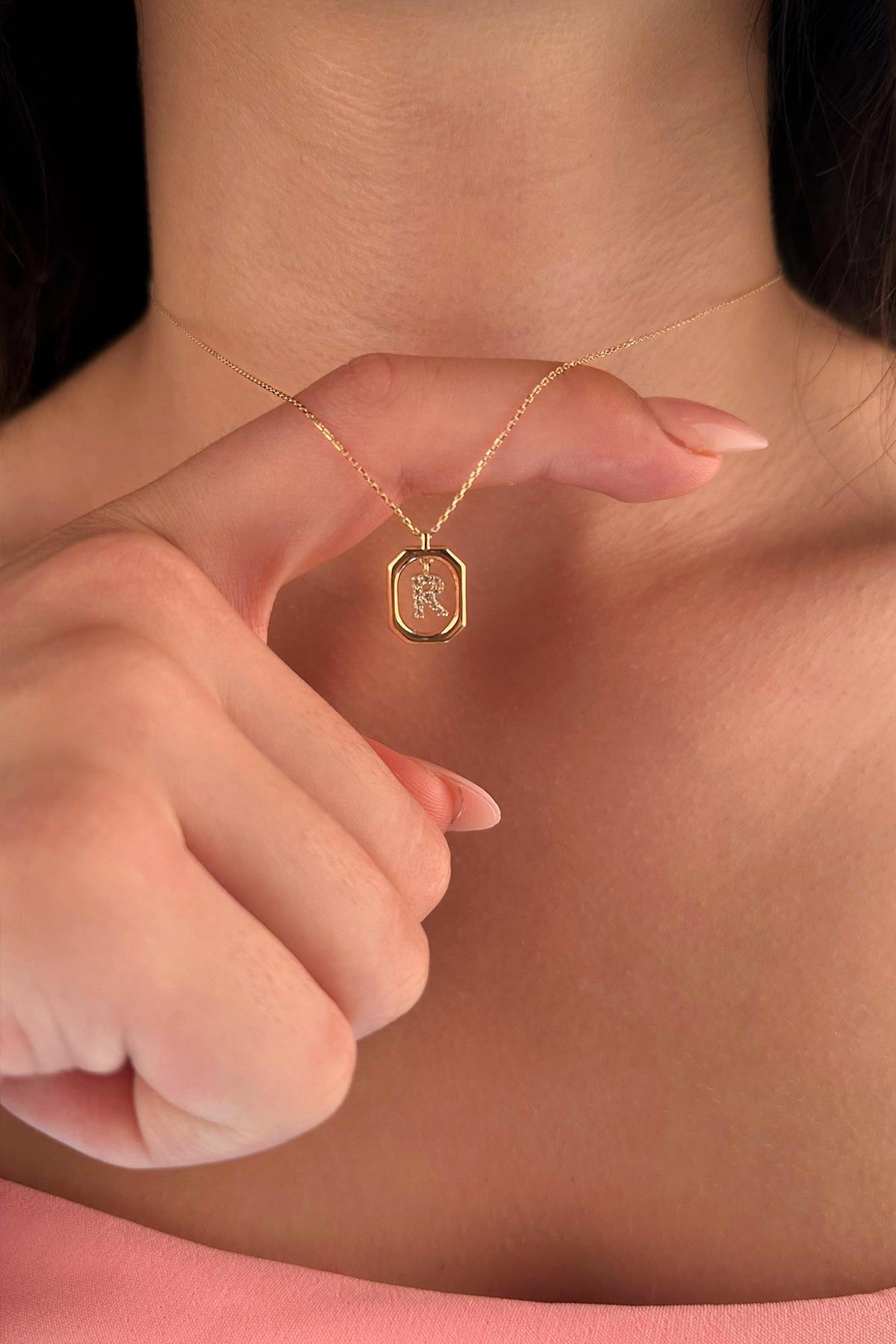 14 Ayar Altın Taşlı R Harfli Kolye - Fiyonk Kuyumculuk (1)