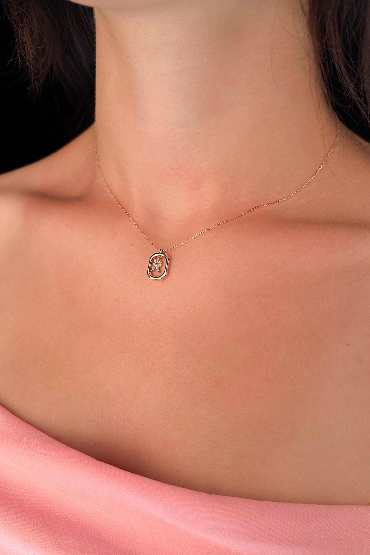 14 Ayar Altın Taşlı R Harfli Kolye - Fiyonk Kuyumculuk (1)