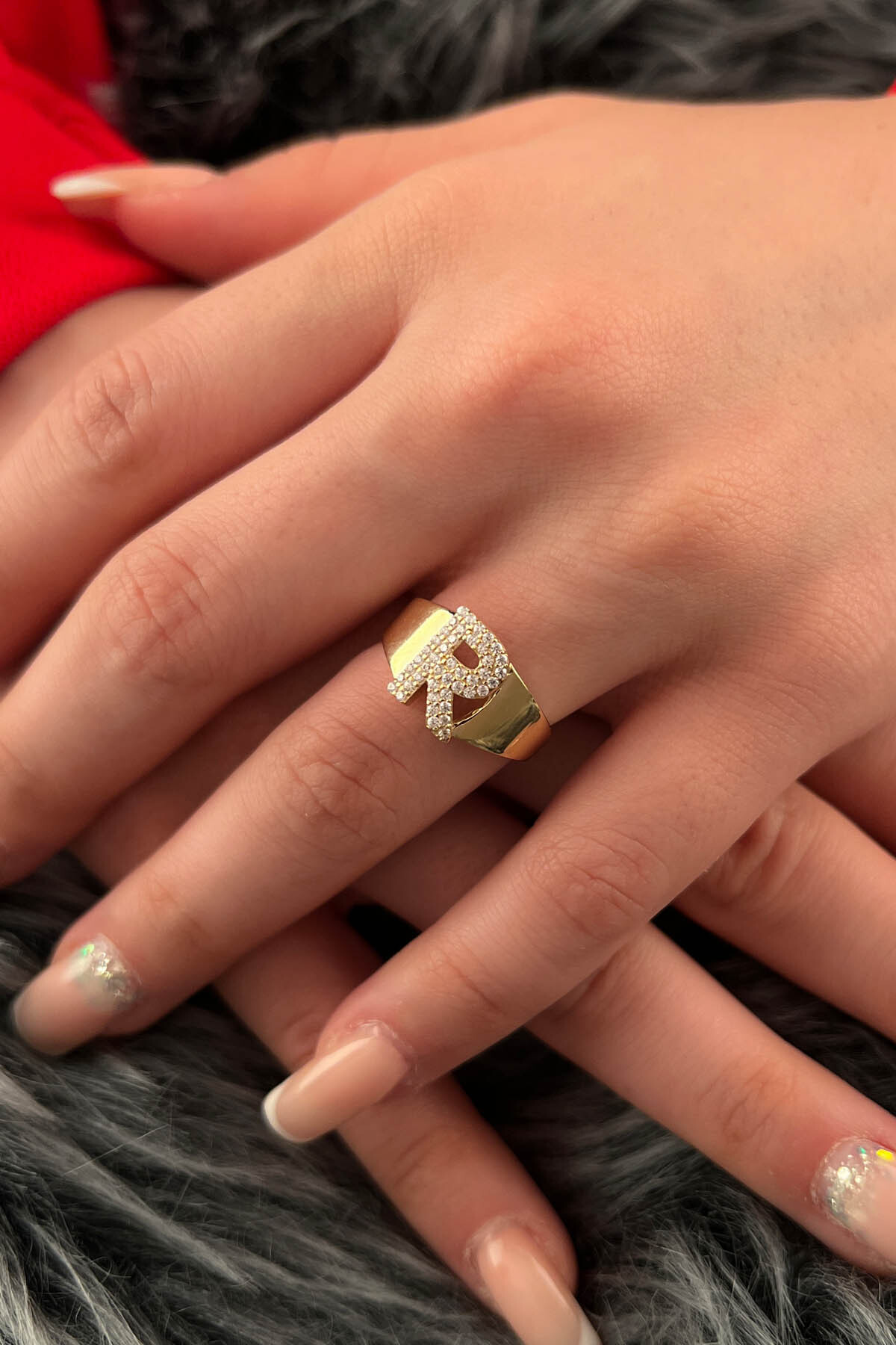 14 Ayar Altın Taşlı R Harfli Yüzük - Fiyonk Kuyumculuk (1)