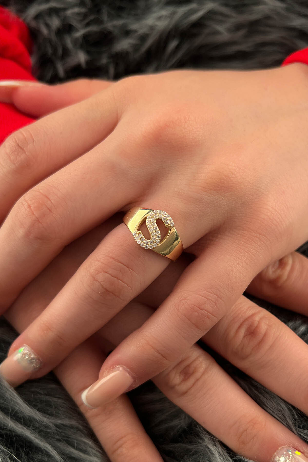 14 Ayar Altın Taşlı S Harfli Yüzük - Fiyonk Kuyumculuk (1)