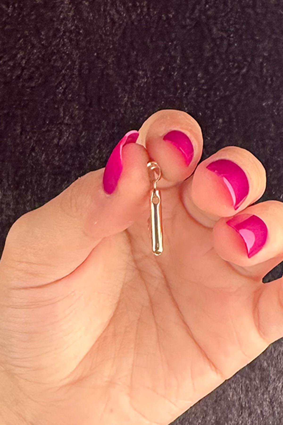 14 Ayar Altın V Harf Kolye Ucu - Fiyonk Kuyumculuk (1)