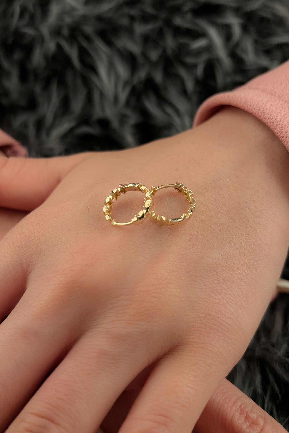 14 Ayar Altın Yıldız Dizisi Halka Küpe - Fiyonk Kuyumculuk (1)