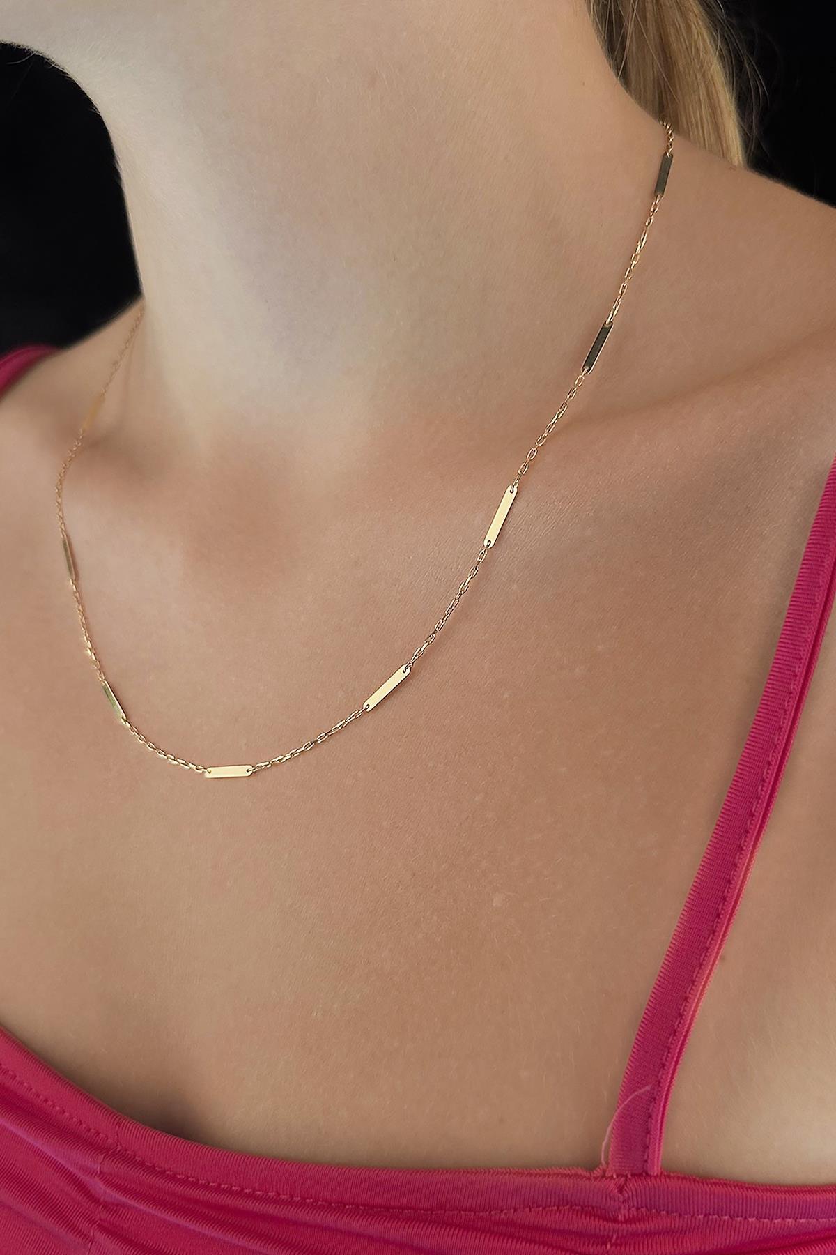 14 Ayar Altın Zincirde Plaka Detaylı Kolye - Fiyonk Kuyumculuk