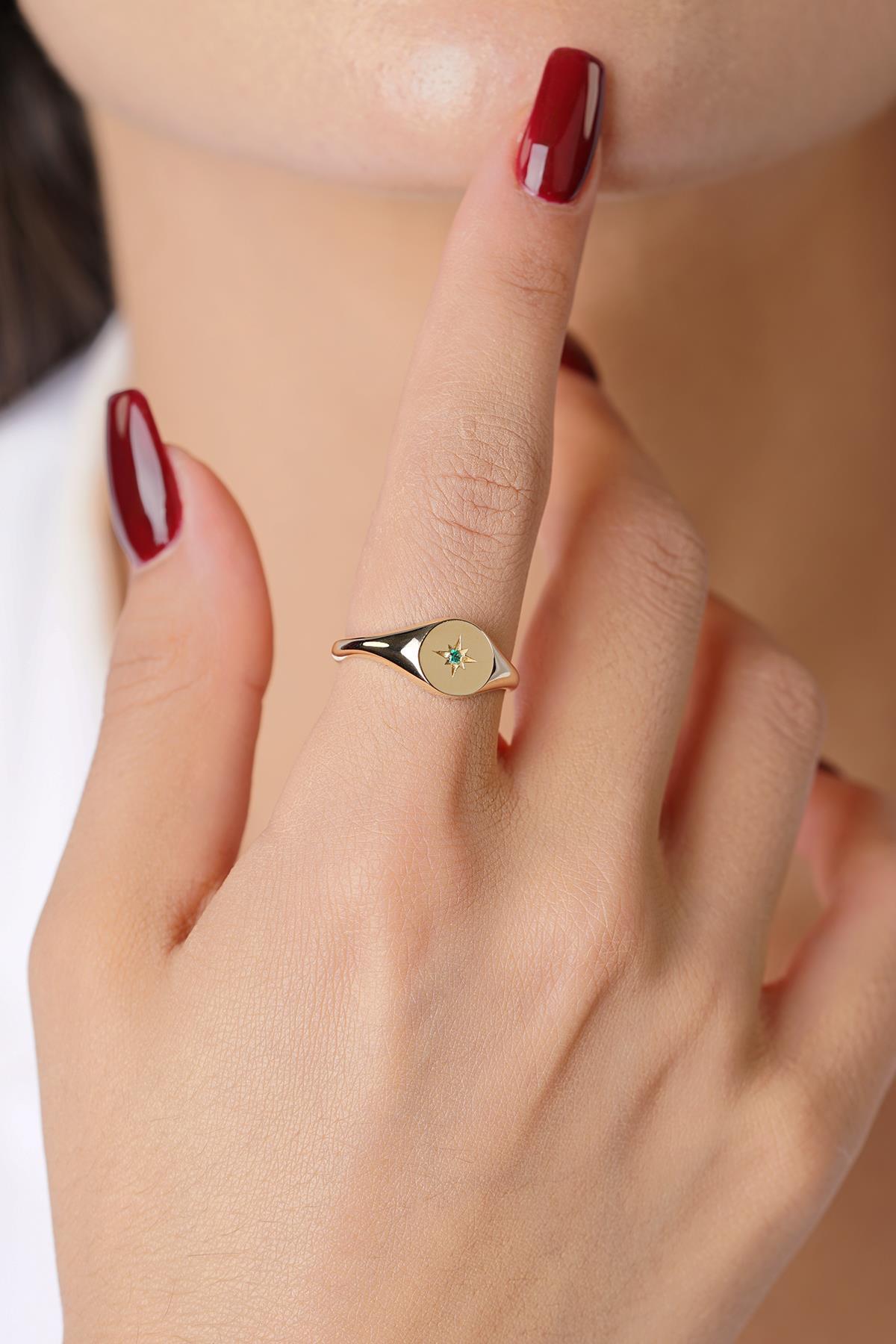 14 Ayar Altın Zümrüt Taşlı Kutup Yıldızı Yüzük - Fiyonk Kuyumculuk