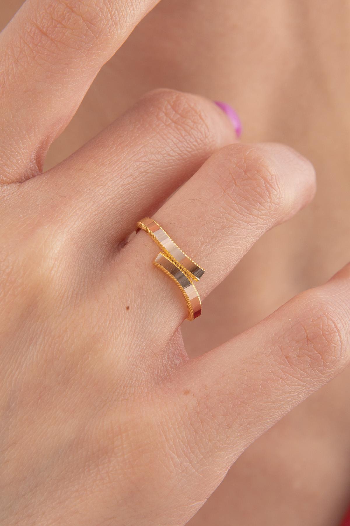 22 Ayar Görünümlü 14 Ayar Altın Oval Sarmal Ajda Yüzük - Fiyonk Kuyumculuk (1)