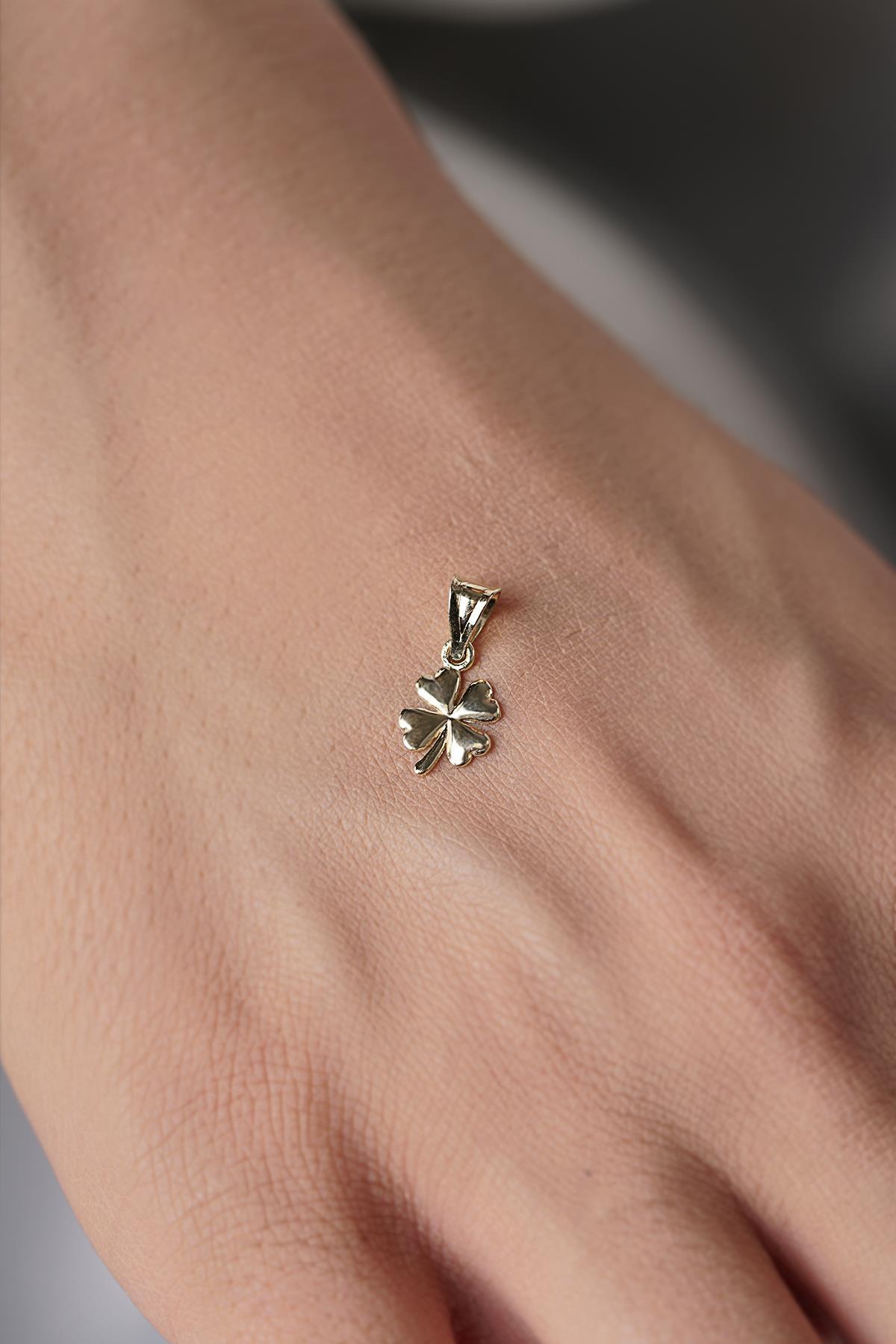 14 Ayar Altın Minik Yonca Kolye Ucu - Fiyonk Kuyumculuk (1)