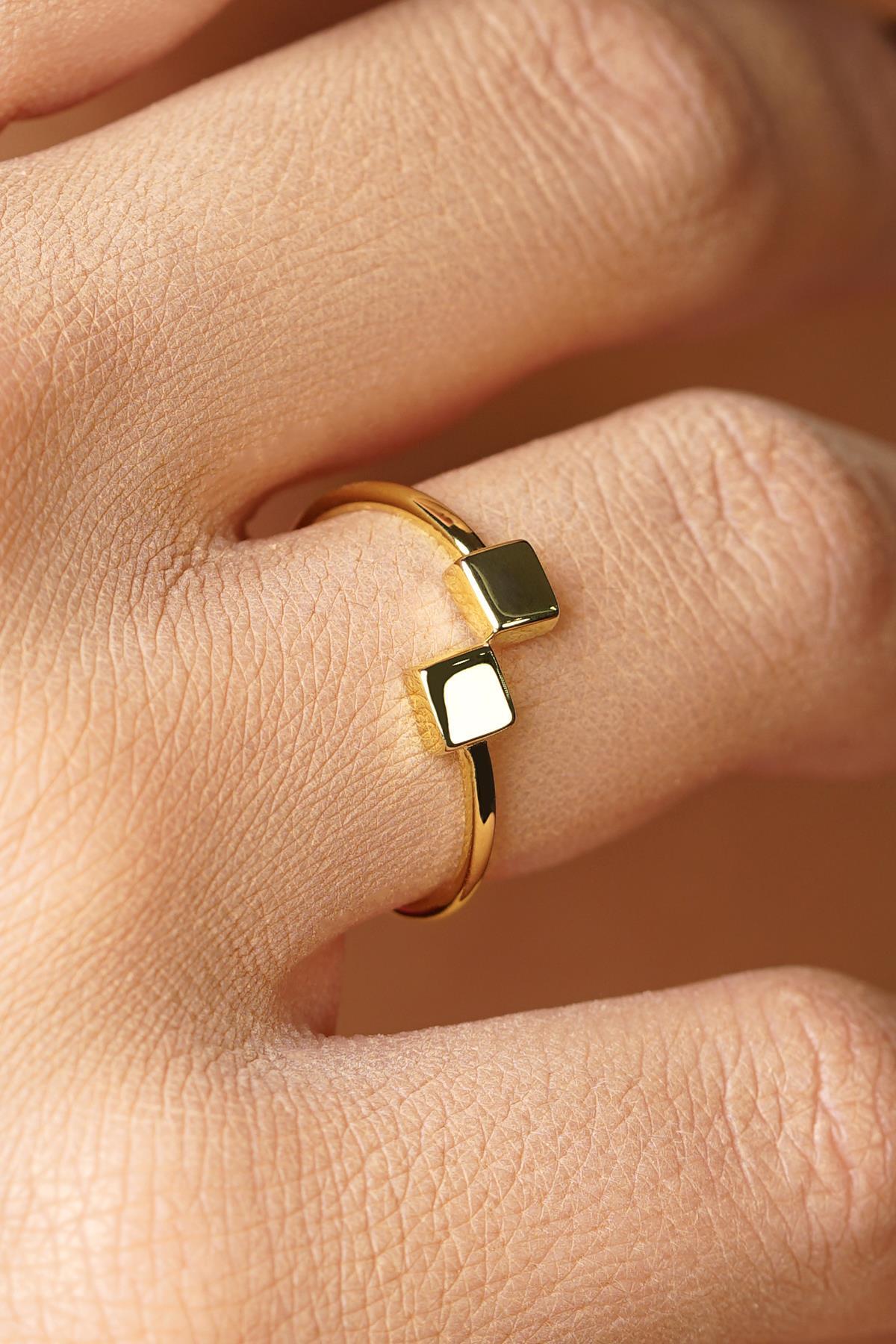 14 Ayar Altın Çift Kare Objeli Yüzük - Fiyonk Kuyumculuk (1)