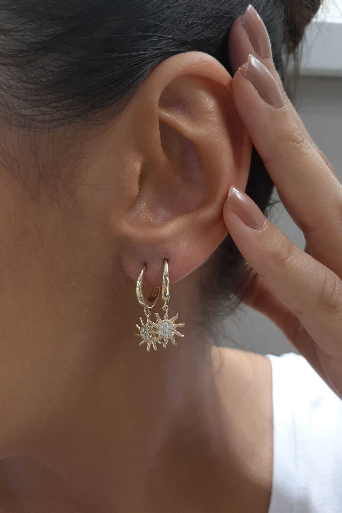 14 Ayar Altın Güneş Obje Sallantılı Küpe - Fiyonk Kuyumculuk (1)