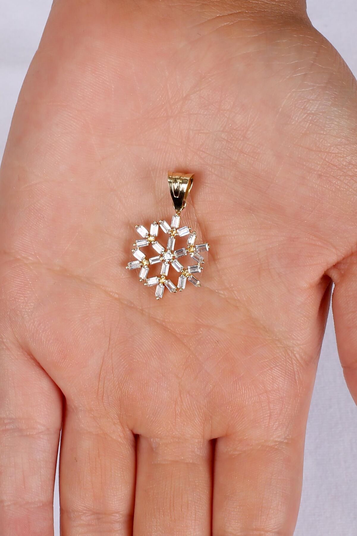 14 Ayar Altın Kar Tanesi Kolye Ucu