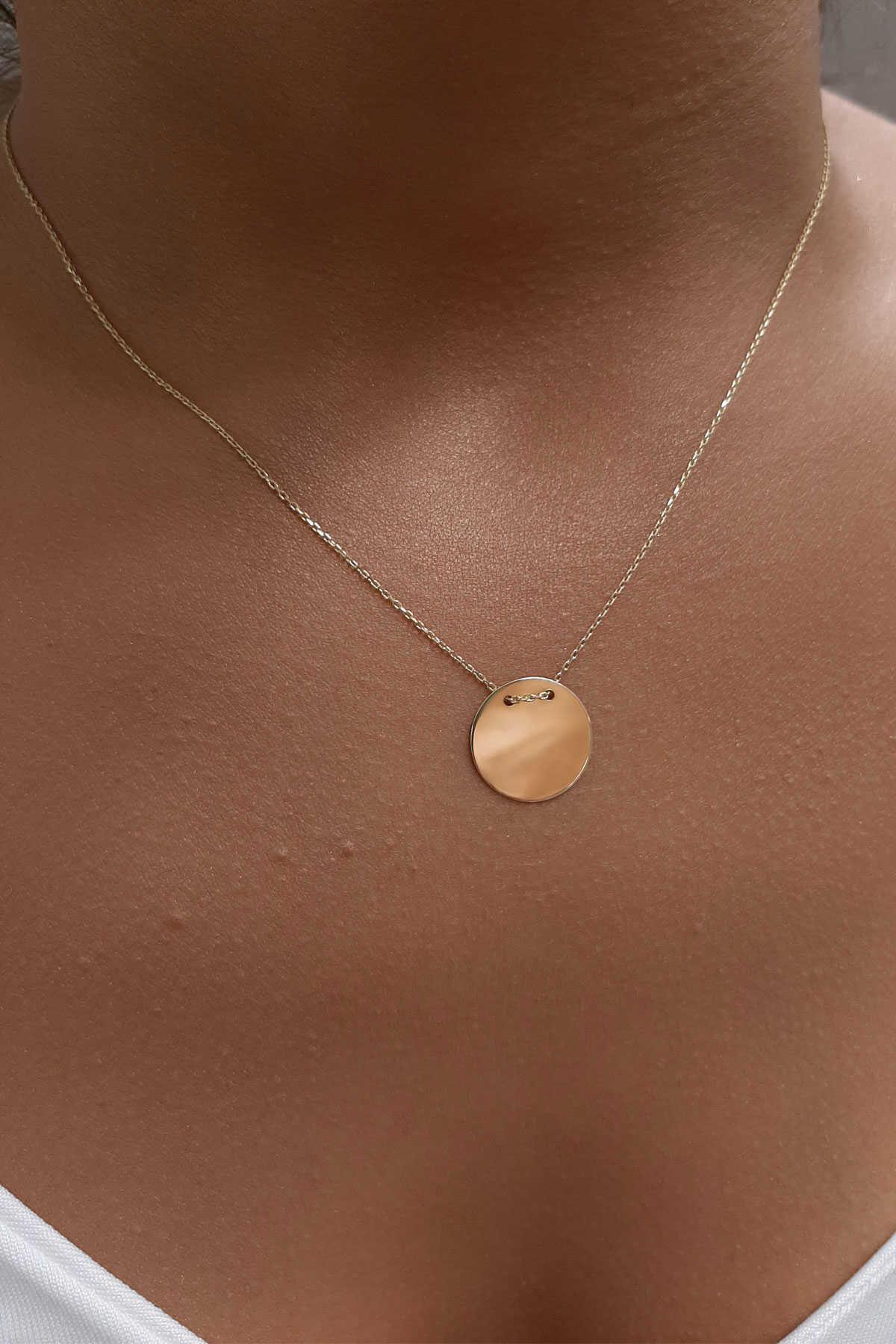 14 Ayar Altın Oval Görünümlü Plaka Kolye - Fiyonk Kuyumculuk