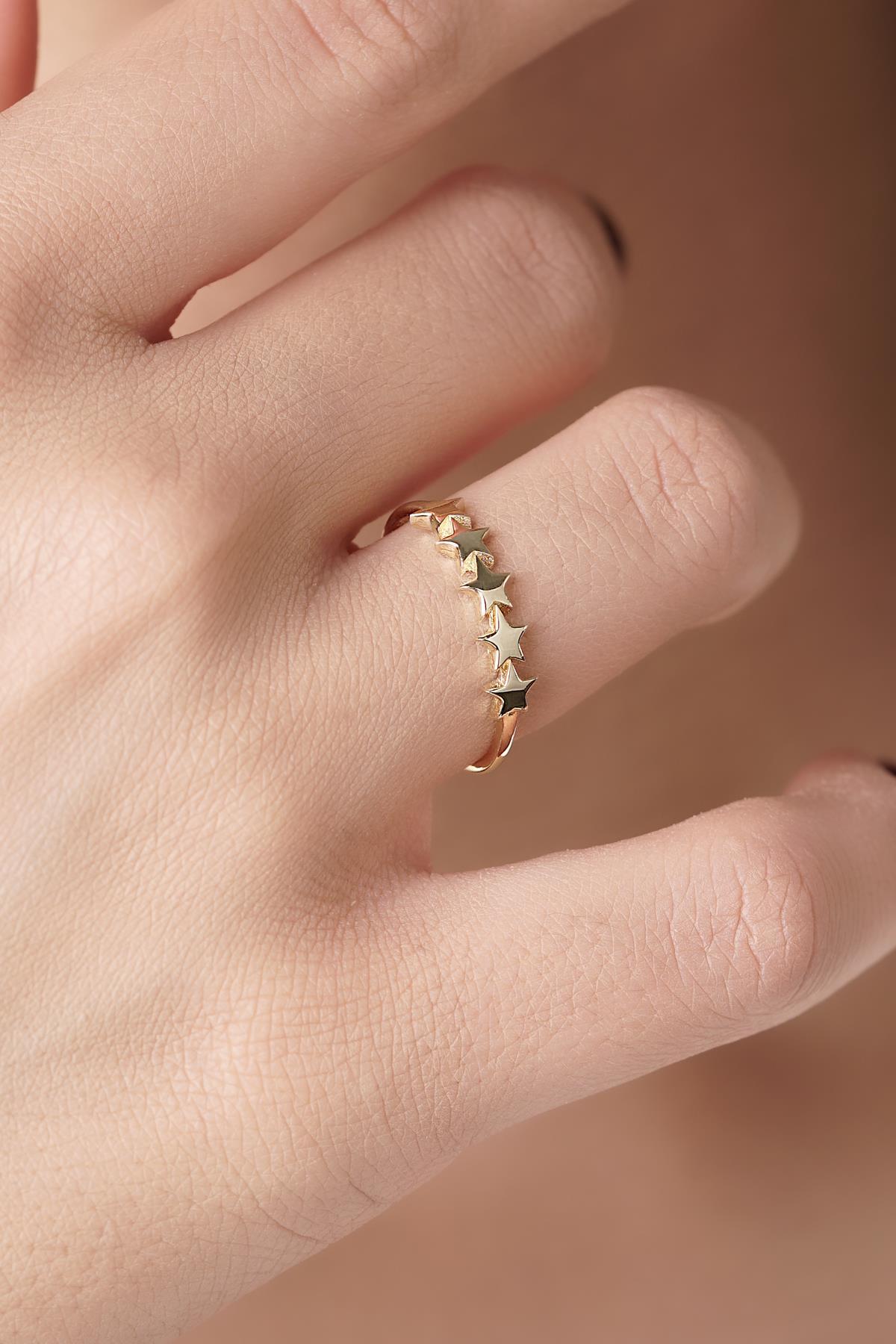 14 Ayar Altın Sıralı Yıldızlar Yüzük - Fiyonk Kuyumculuk